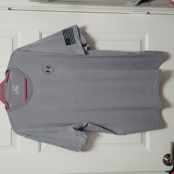 💪😁Under Armour Heat Gear Loose Fit Soft "Freedom Flag" Tee - Picture 1 of 7